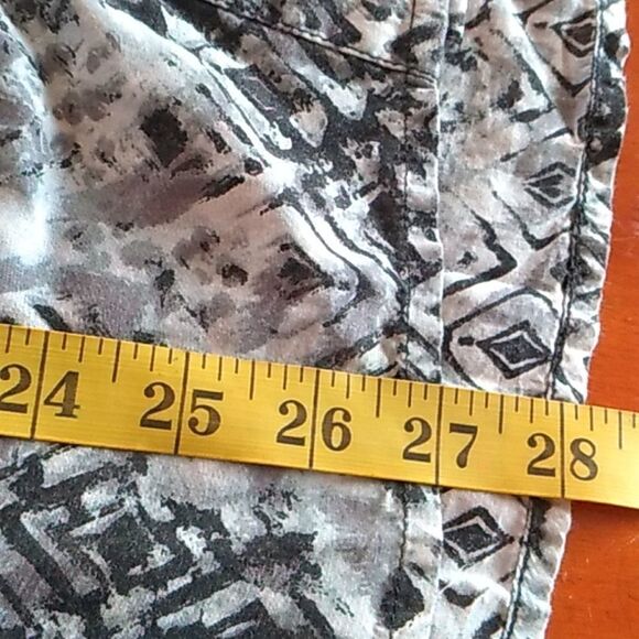 Gloria Vanderbilt button up top - Picture 11 of 14